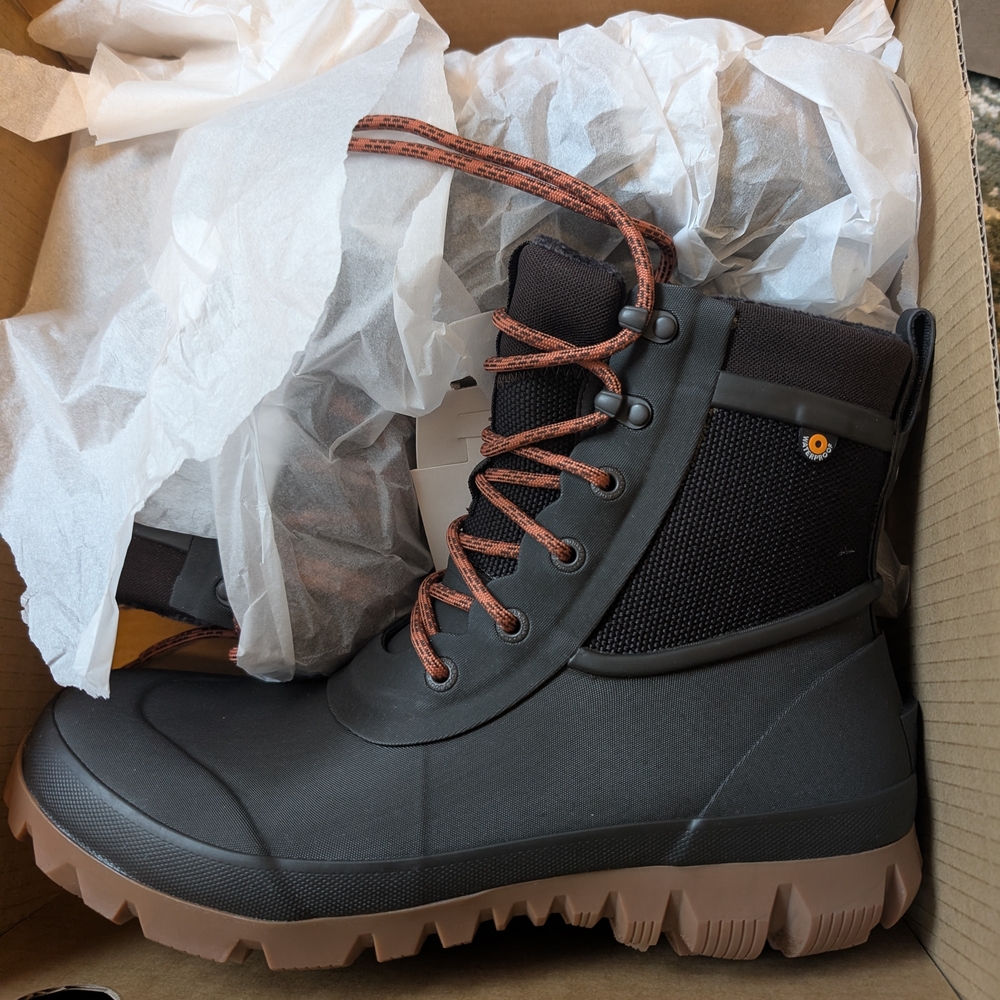 Bogs Arcata 2 Mens Black and Brown Size 12 New!